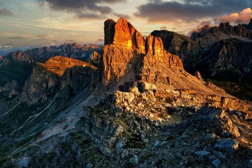 sunrice over dolomites